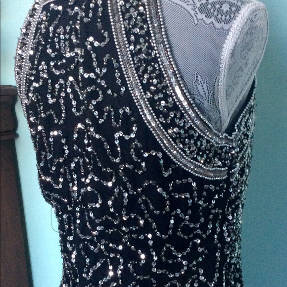 LAURENCE KAZAR NY Size L SEQUENCED GOWN - Picture 8 of 11